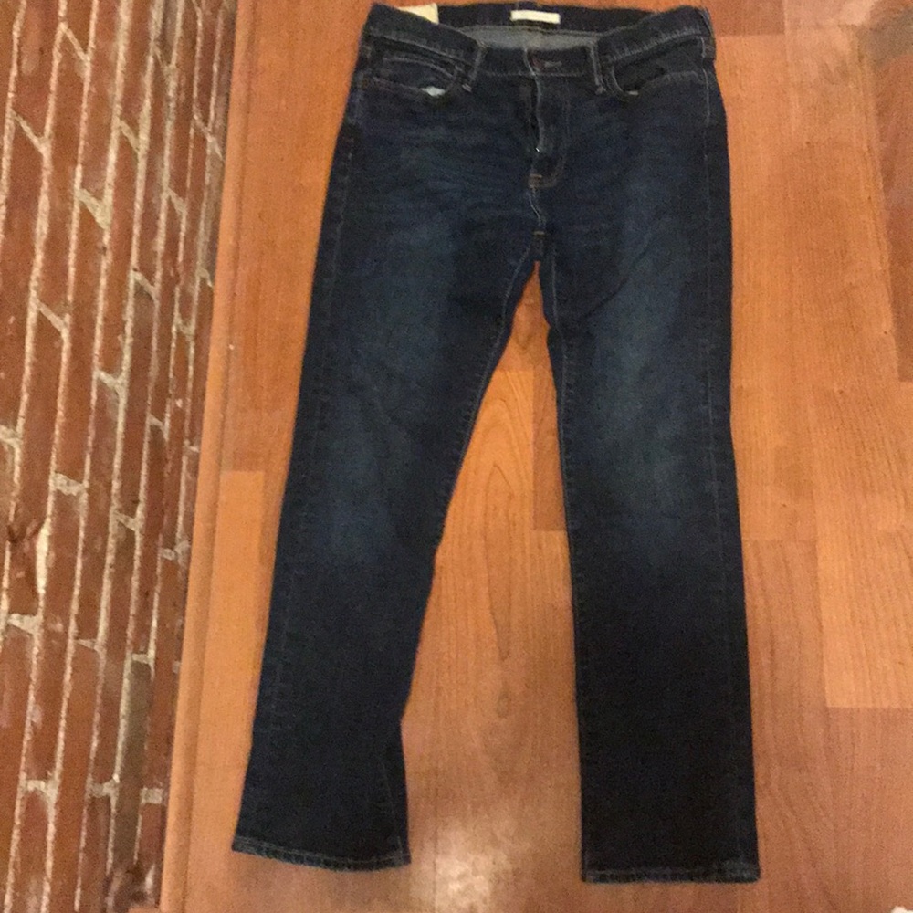 Dark wash Abercrombie jeans no holes size 32/30